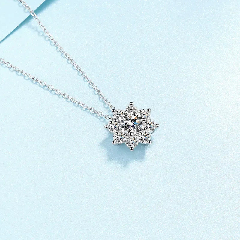 Luxury Platinum Moissanite Sunflower Pendant – 1/2ct White Gold Necklace