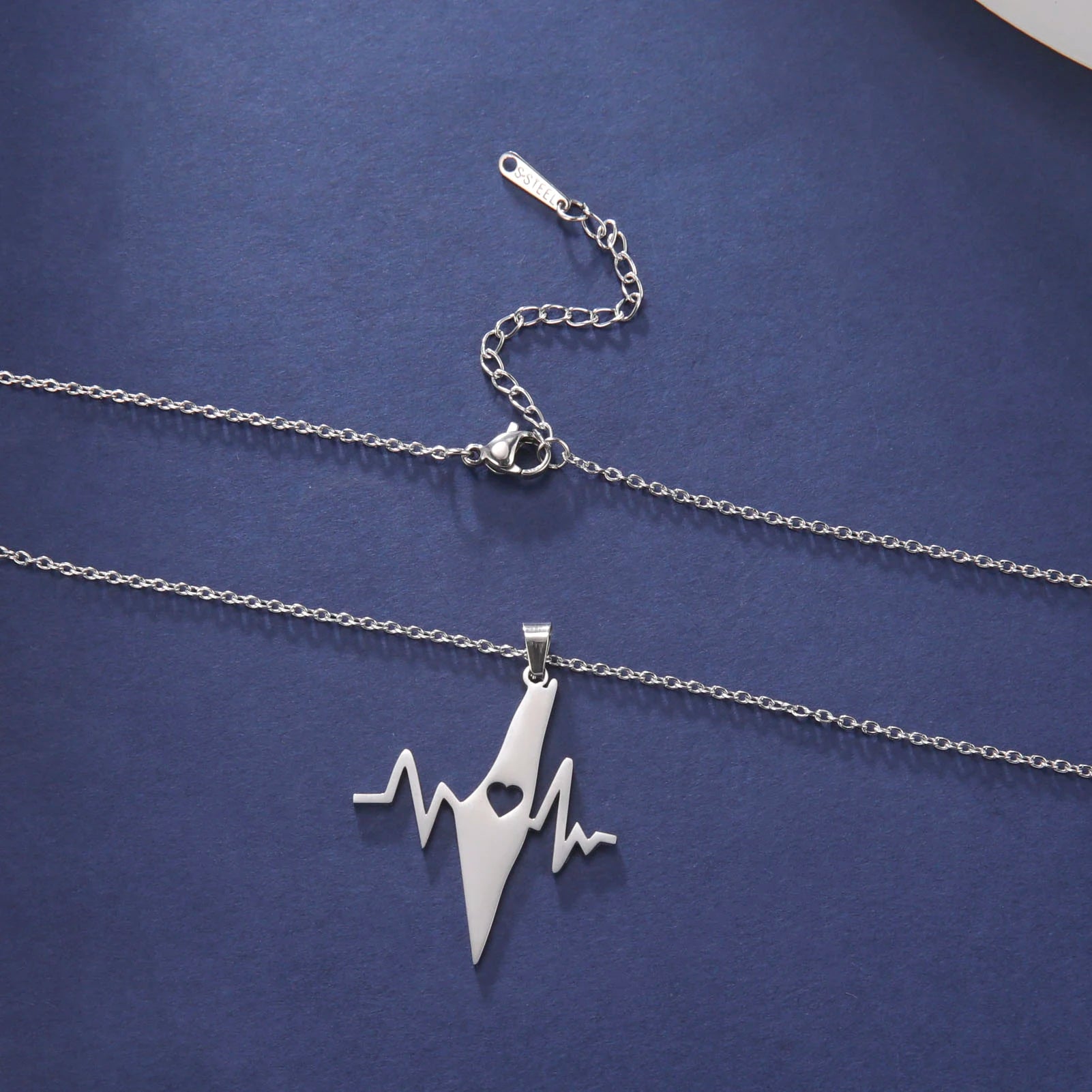 Israel Map Heartbeat Pendant Choker Necklace